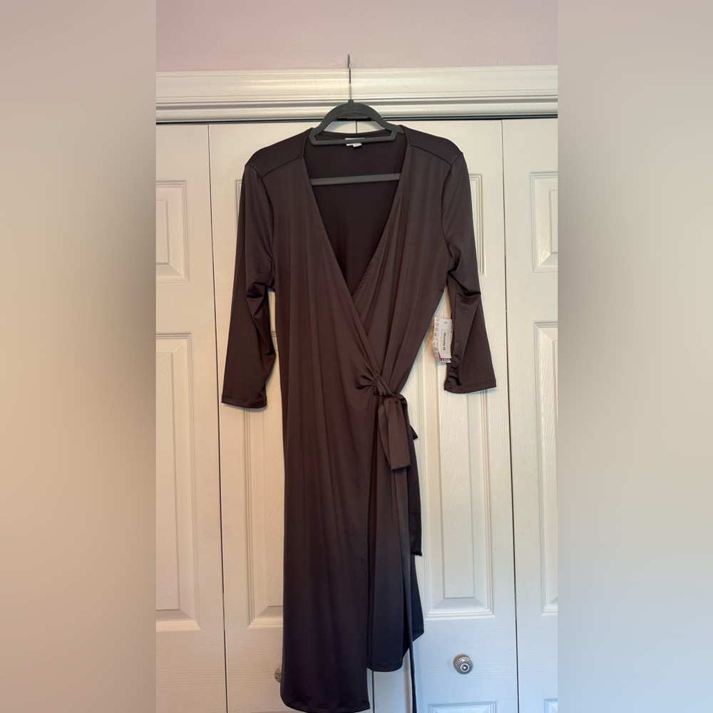 NWT LuLaRoe Michelle Wrap Dress Size Medium -  Gray